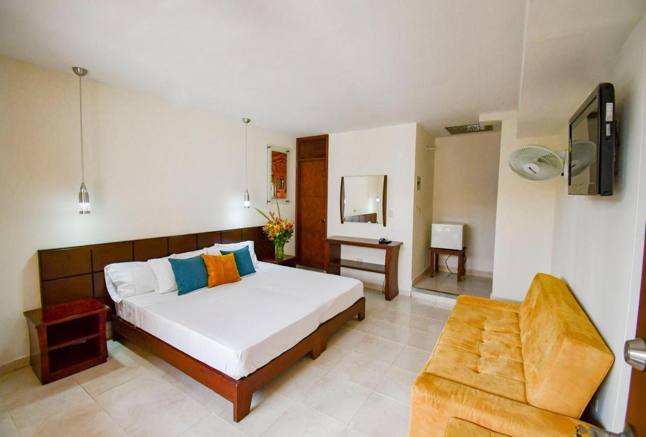 Hotel Monarca Armenia Extérieur photo