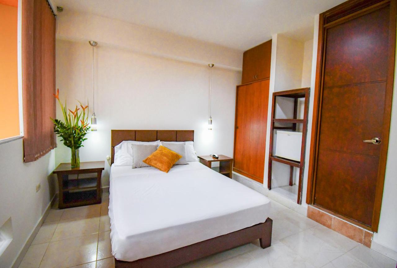 Hotel Monarca Armenia Extérieur photo