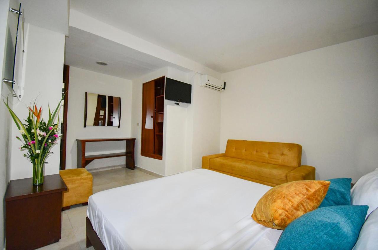 Hotel Monarca Armenia Extérieur photo