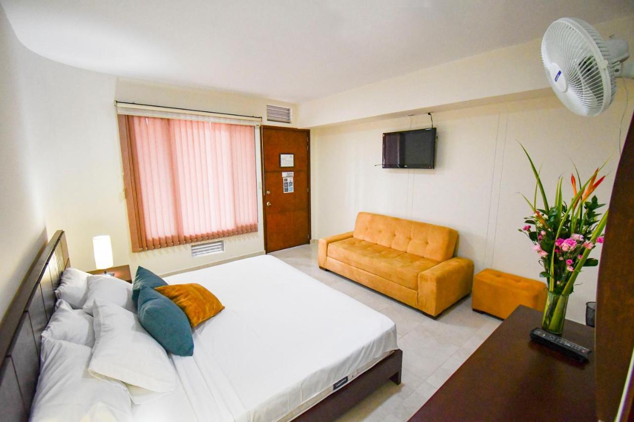 Hotel Monarca Armenia Extérieur photo