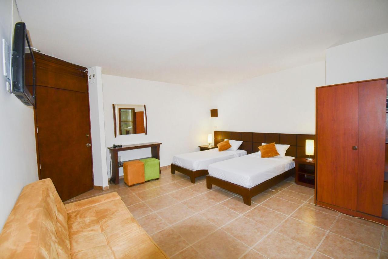 Hotel Monarca Armenia Extérieur photo