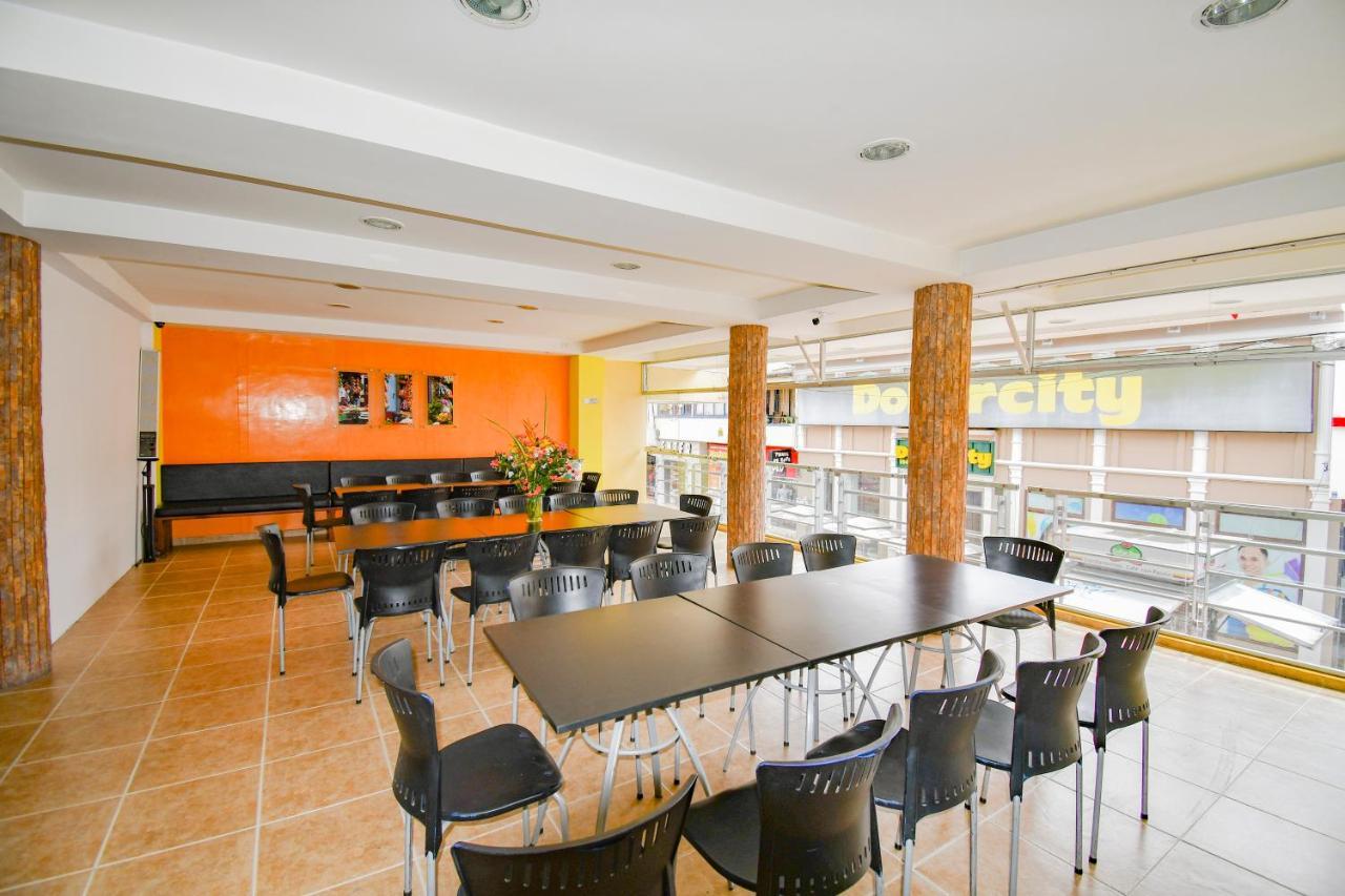 Hotel Monarca Armenia Extérieur photo