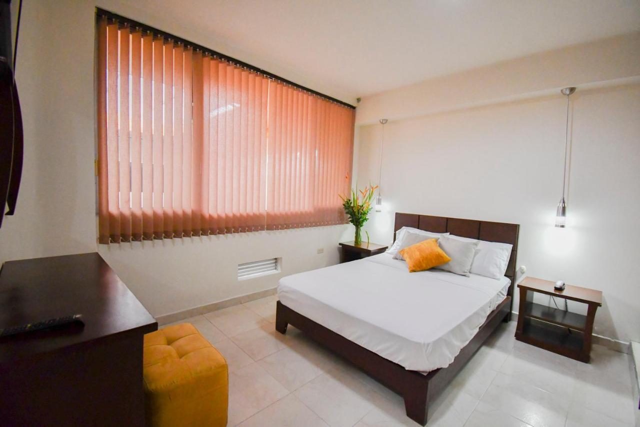 Hotel Monarca Armenia Extérieur photo