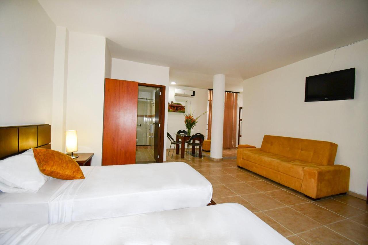 Hotel Monarca Armenia Extérieur photo