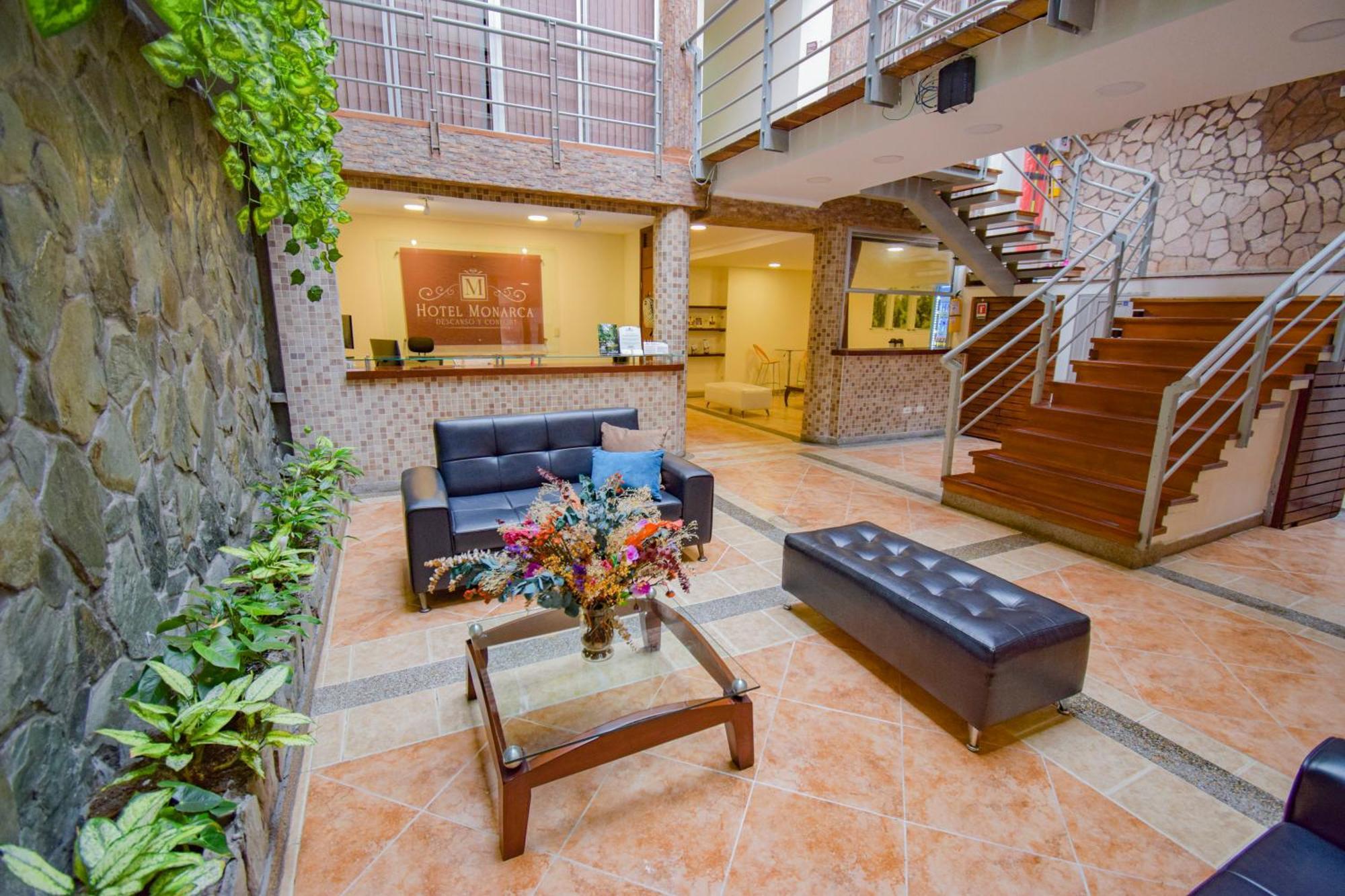 Hotel Monarca Armenia Extérieur photo