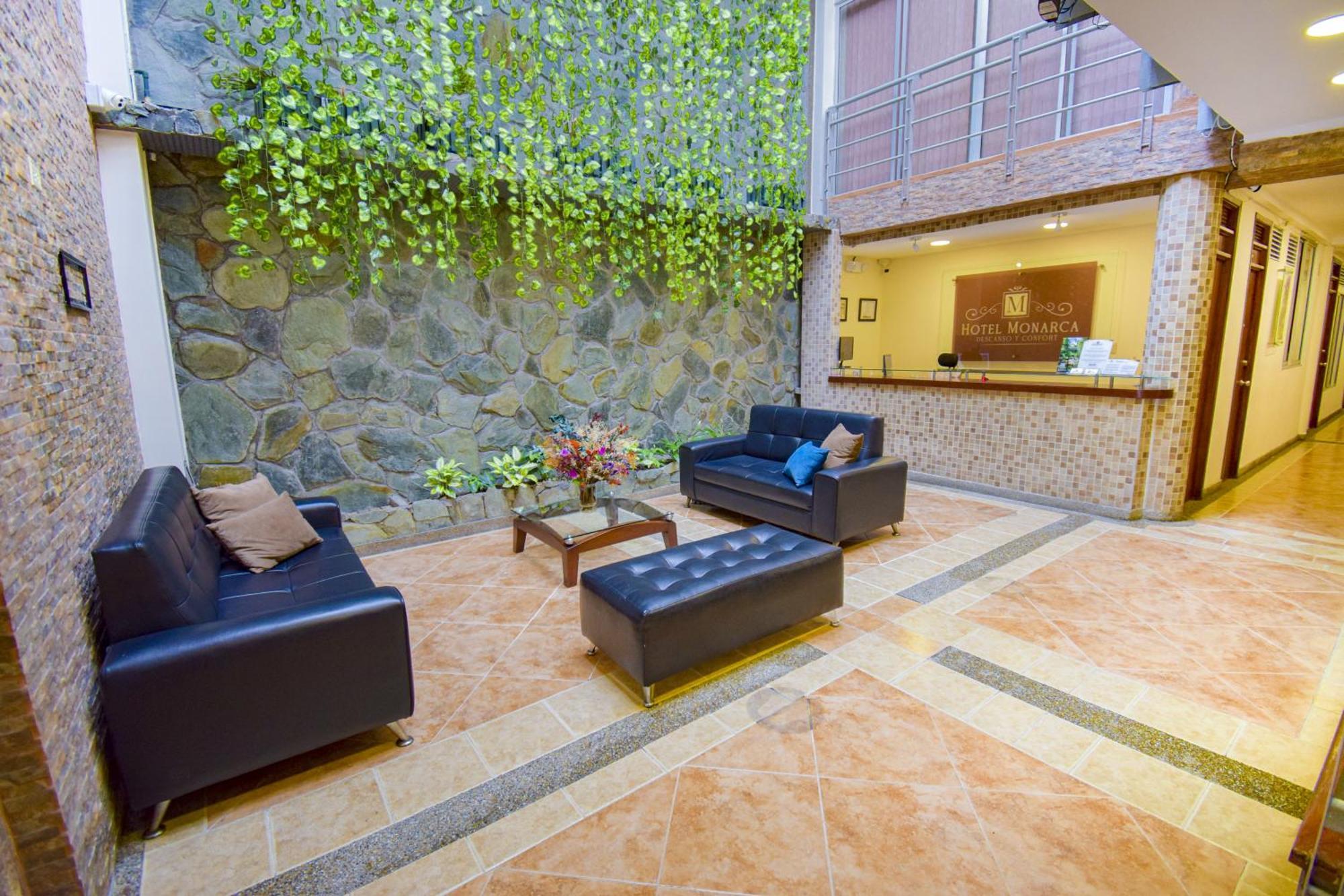 Hotel Monarca Armenia Extérieur photo