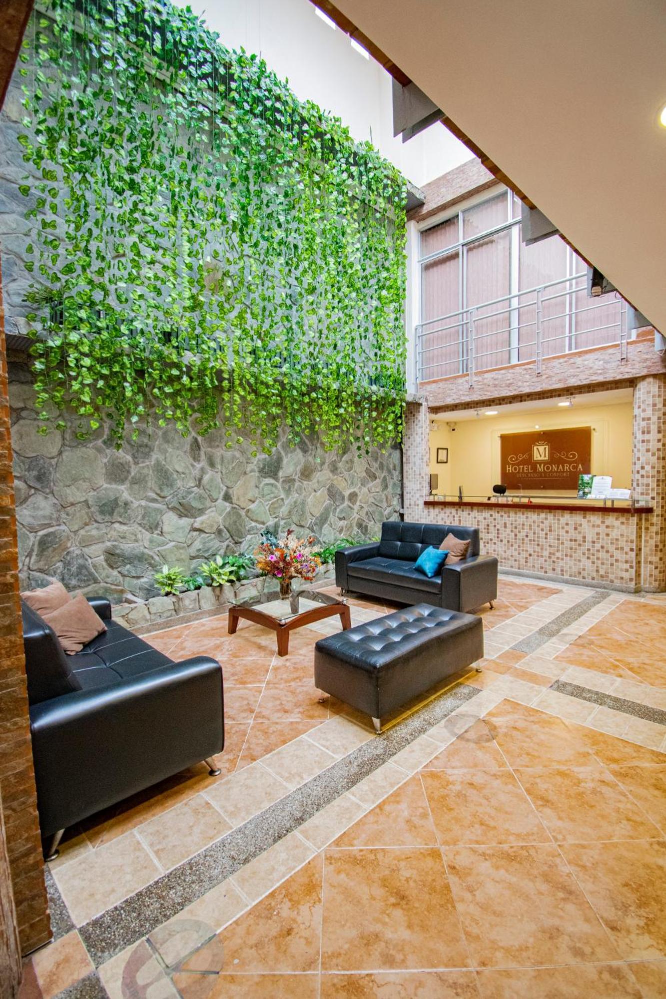 Hotel Monarca Armenia Extérieur photo