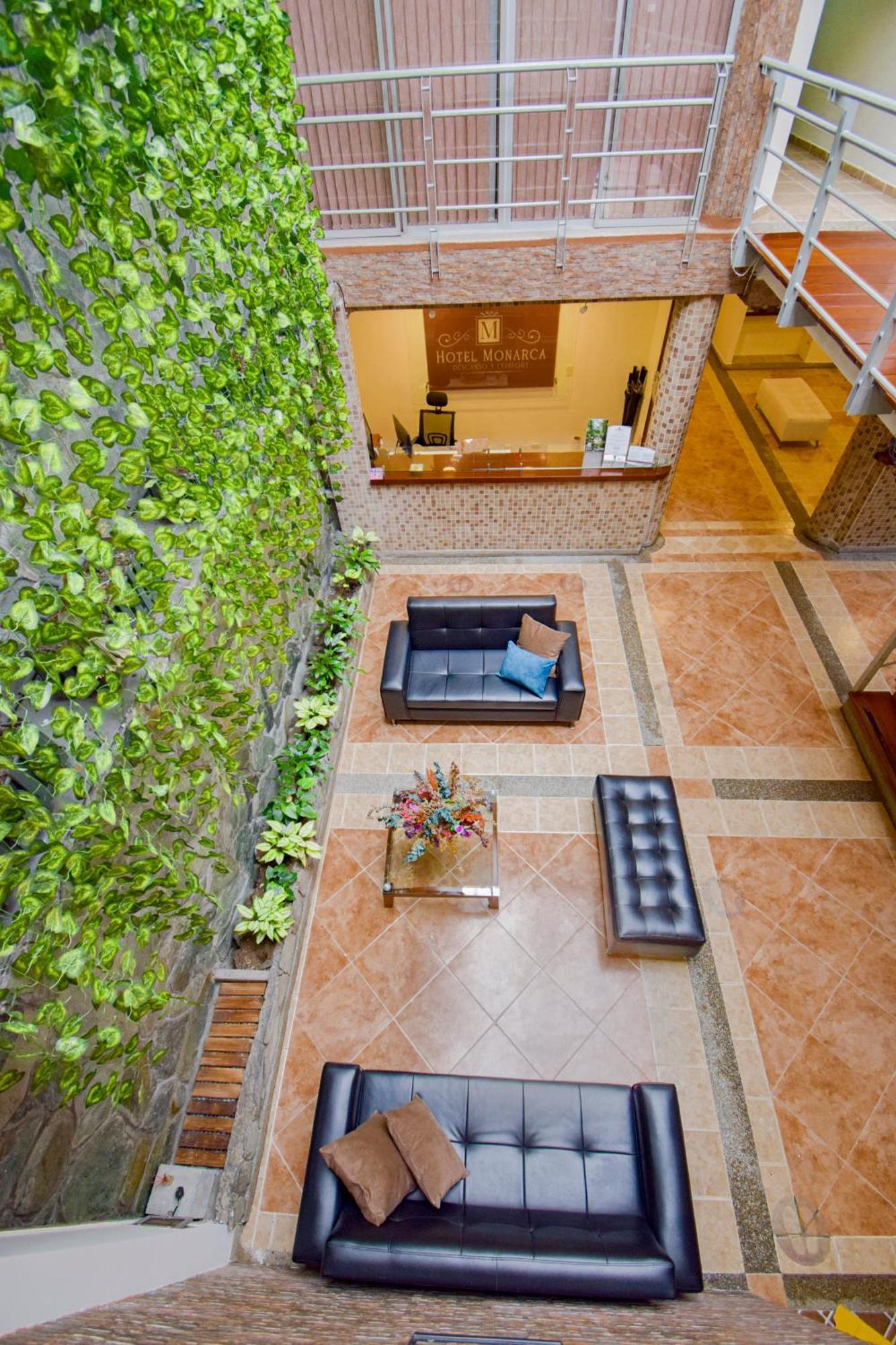 Hotel Monarca Armenia Extérieur photo